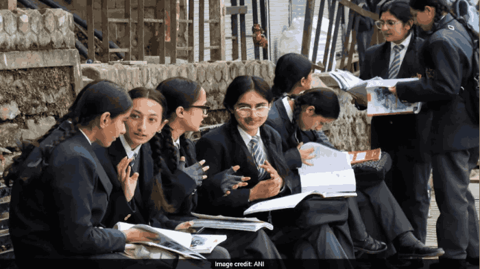 CBSE బోర్డు పరీక్షలు 2026: ఐదో రోజు పరీక్షలు… ఫేక్ పేపర్ లీక్ వార్తలపై హెచ్చరిక
